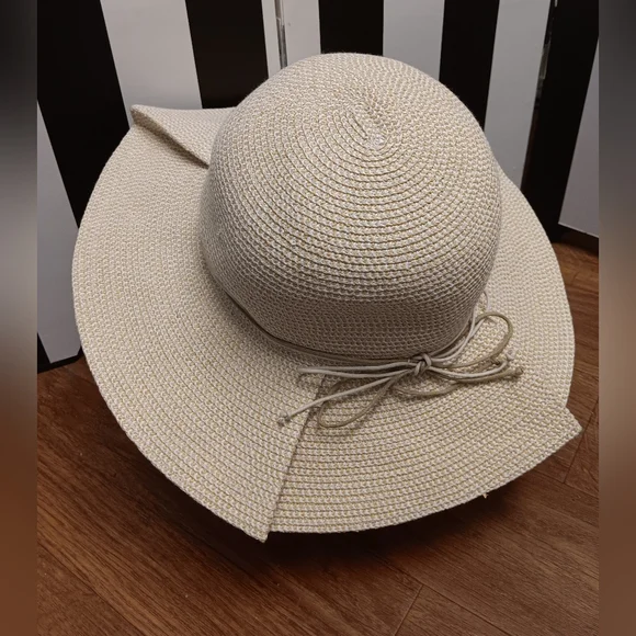 Betmar pleated straw hat - Picture 3 of 9